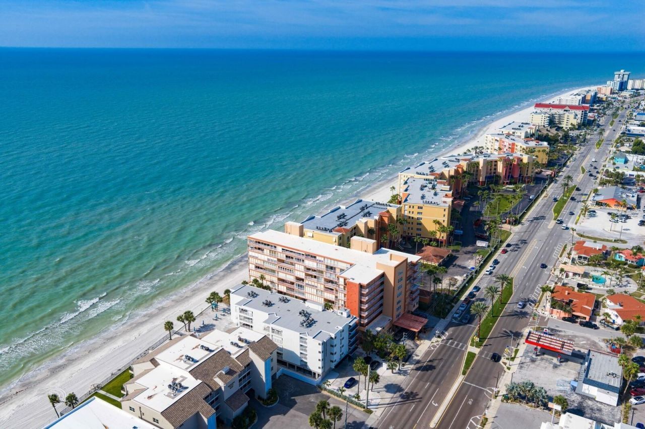 16332 Gulf Boulevard, Unit 3B, Redington Beach, FL 33708 Photo