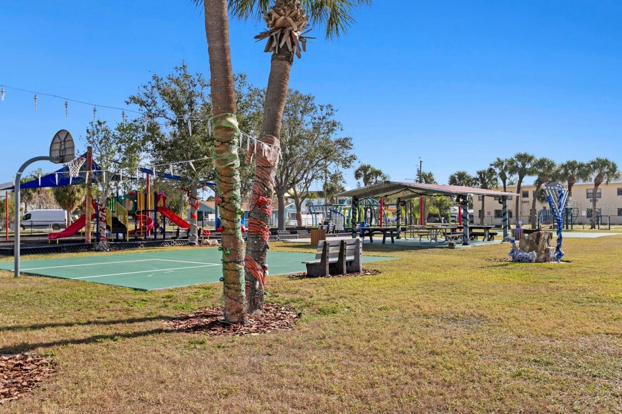 16332 Gulf Boulevard, Unit 3B, Redington Beach, FL 33708 Photo