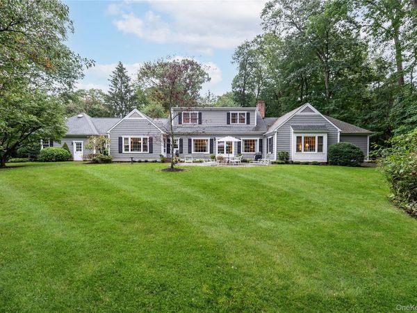 3 Peacock Pond Road , Glen Cove, NY 11542