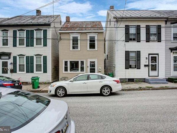 146 E PENN STREET , CARLISLE, PA 17013