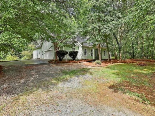 615 New Hope Road , Fayetteville, GA 30214