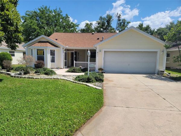 1033 OAK FOREST DRIVE , THE VILLAGES, FL 32162