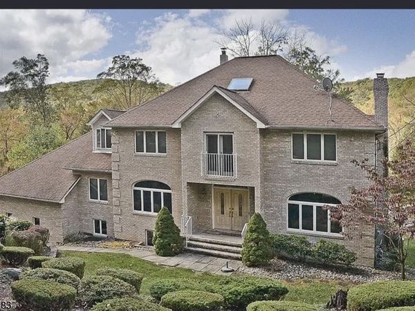 77 Taylortown Rd, Montville, NJ 07045