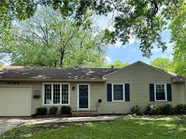 8725 Stearns Avenue, Overland Park, KS 66214