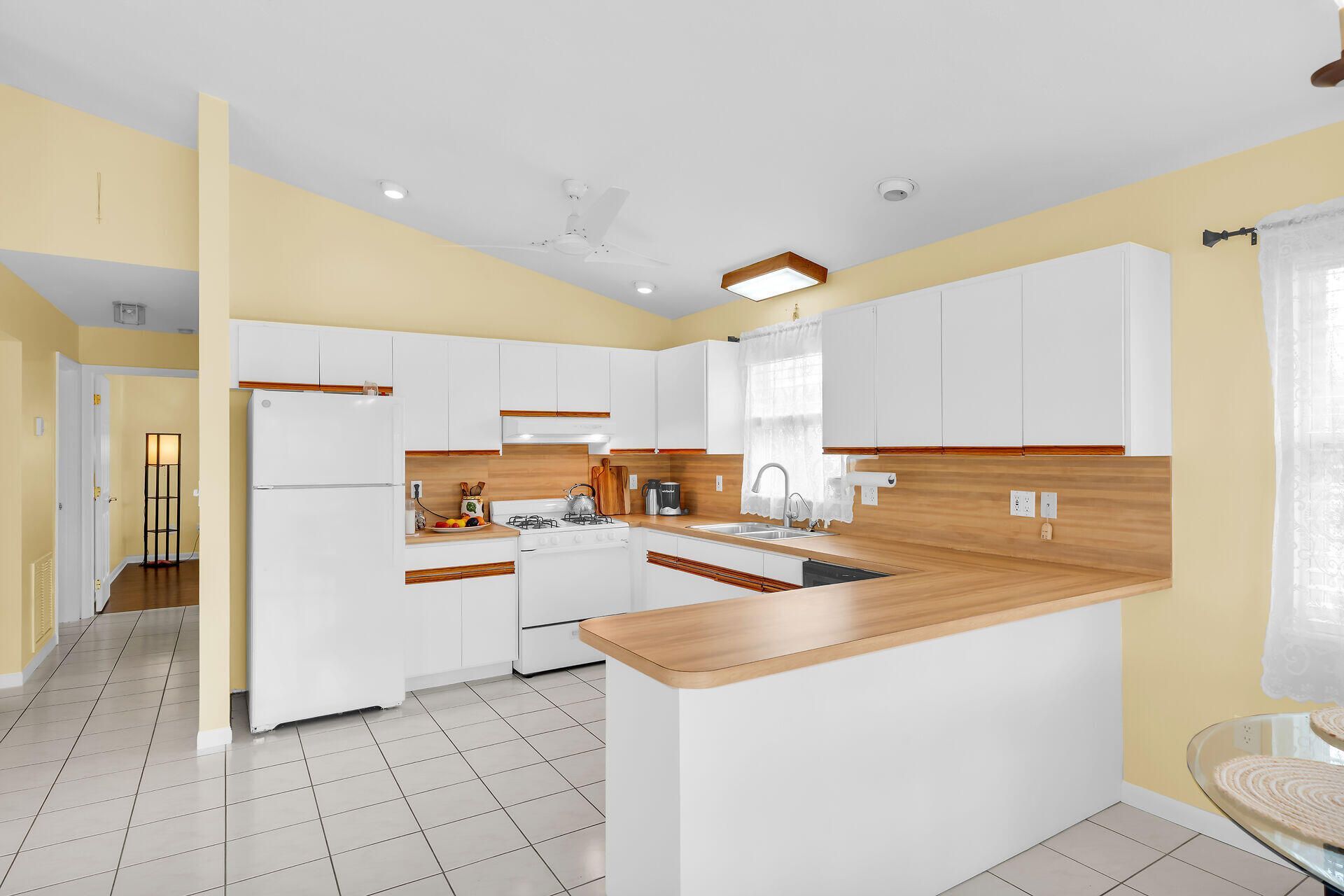 19464 Seminole Street, Sugarloaf, FL 33042 Photo