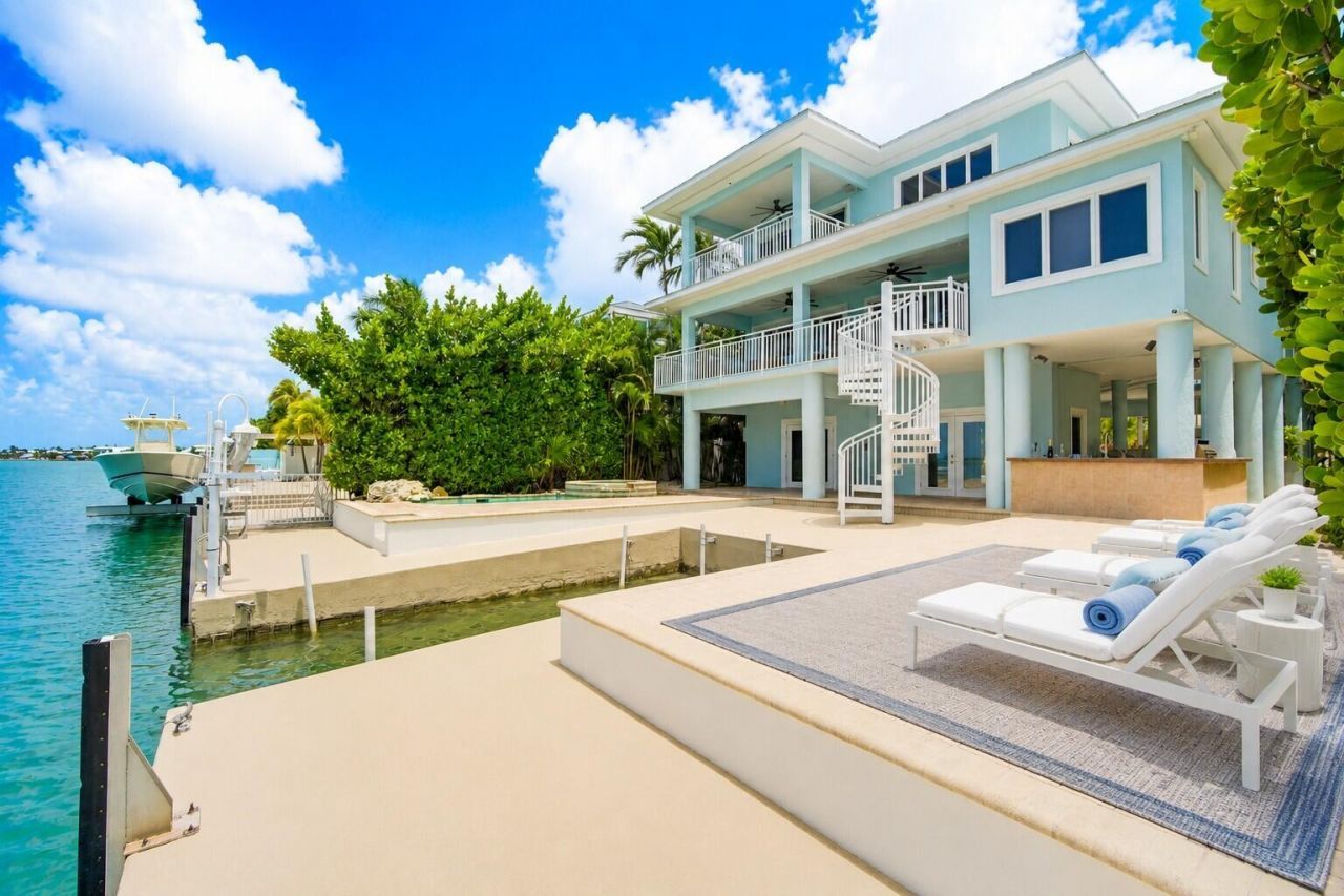 414 E Caribbean Drive, Summerland Key, FL 33042 Photo