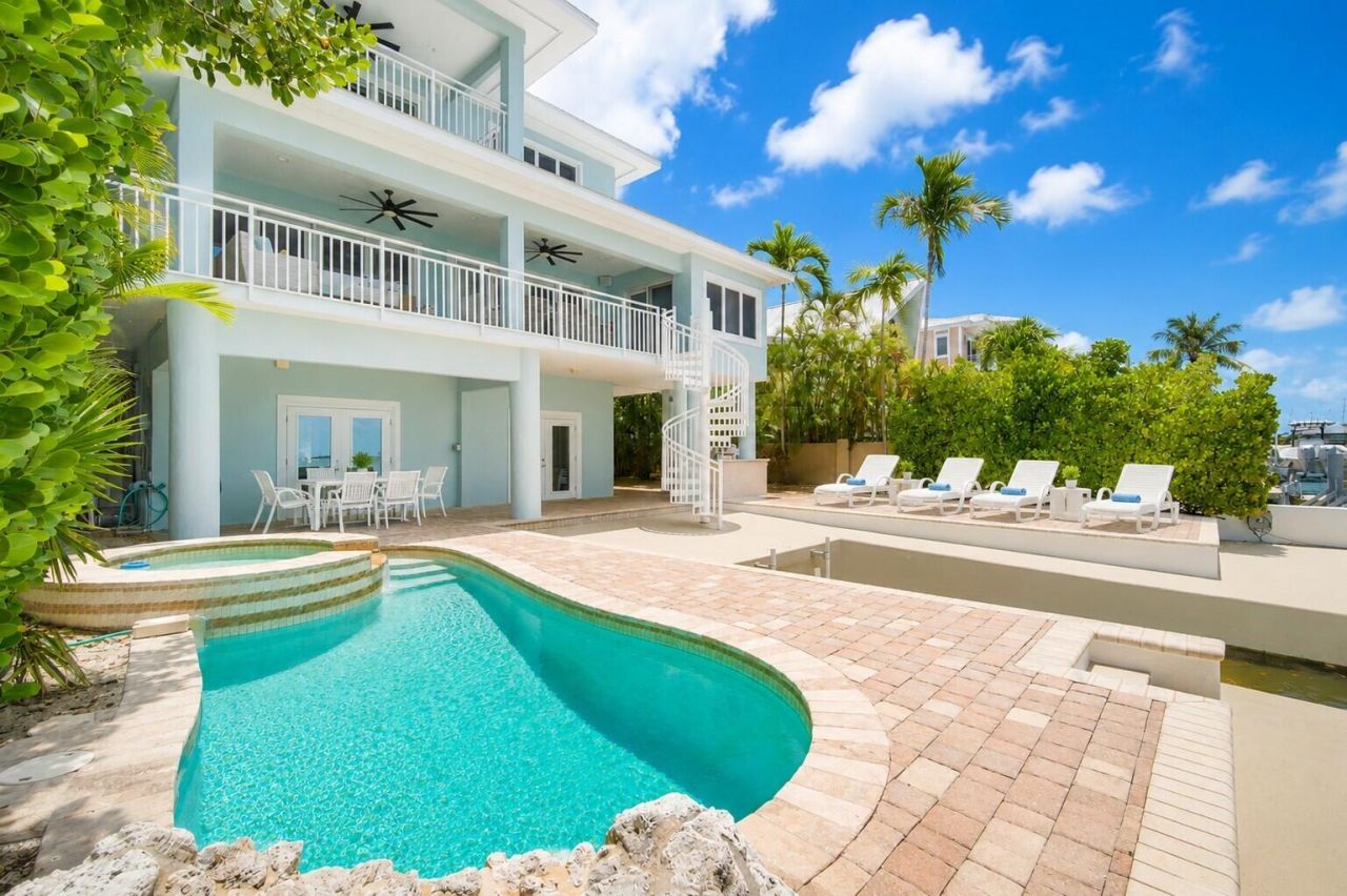 414 E Caribbean Drive, Summerland Key, FL 33042 Photo