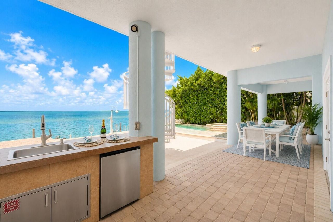414 E Caribbean Drive, Summerland Key, FL 33042 Photo