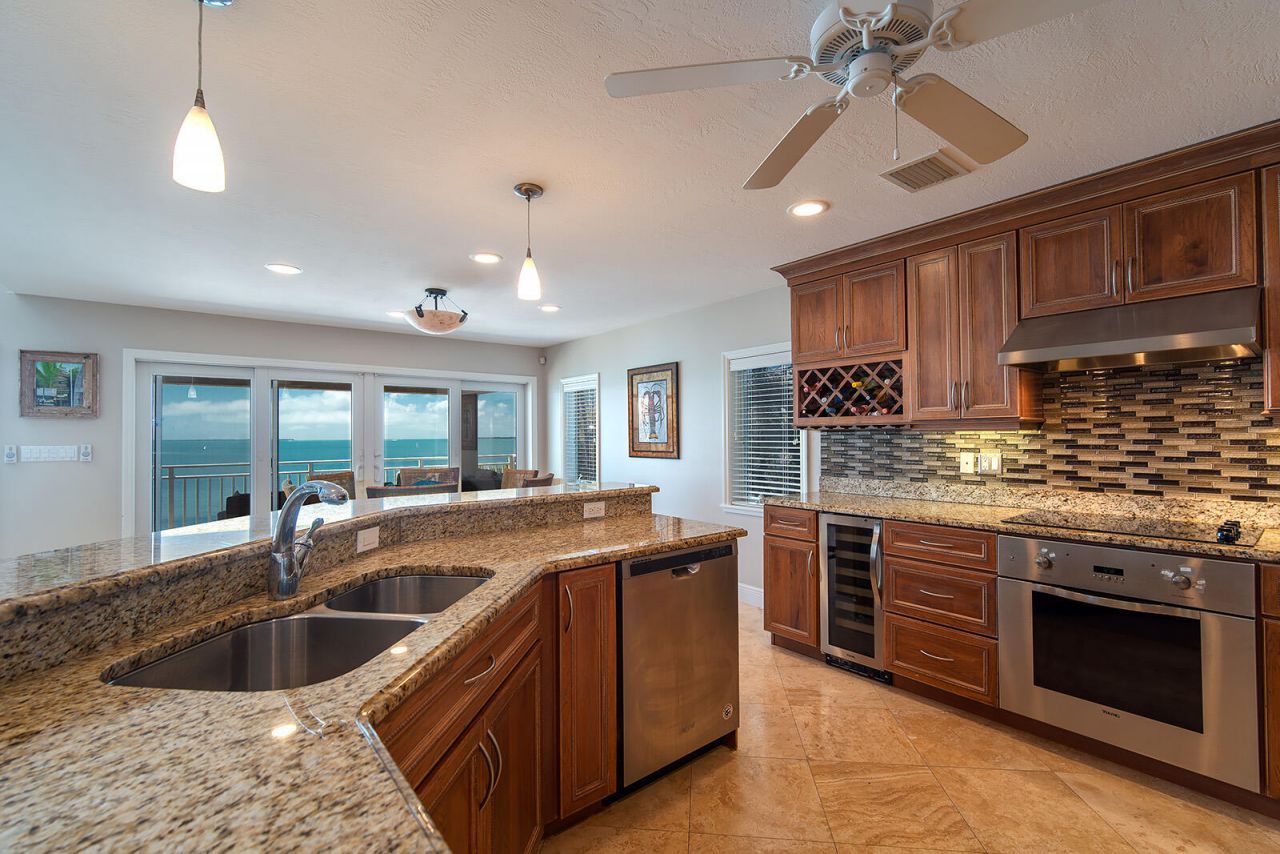 414 E Caribbean Drive, Summerland Key, FL 33042 Photo