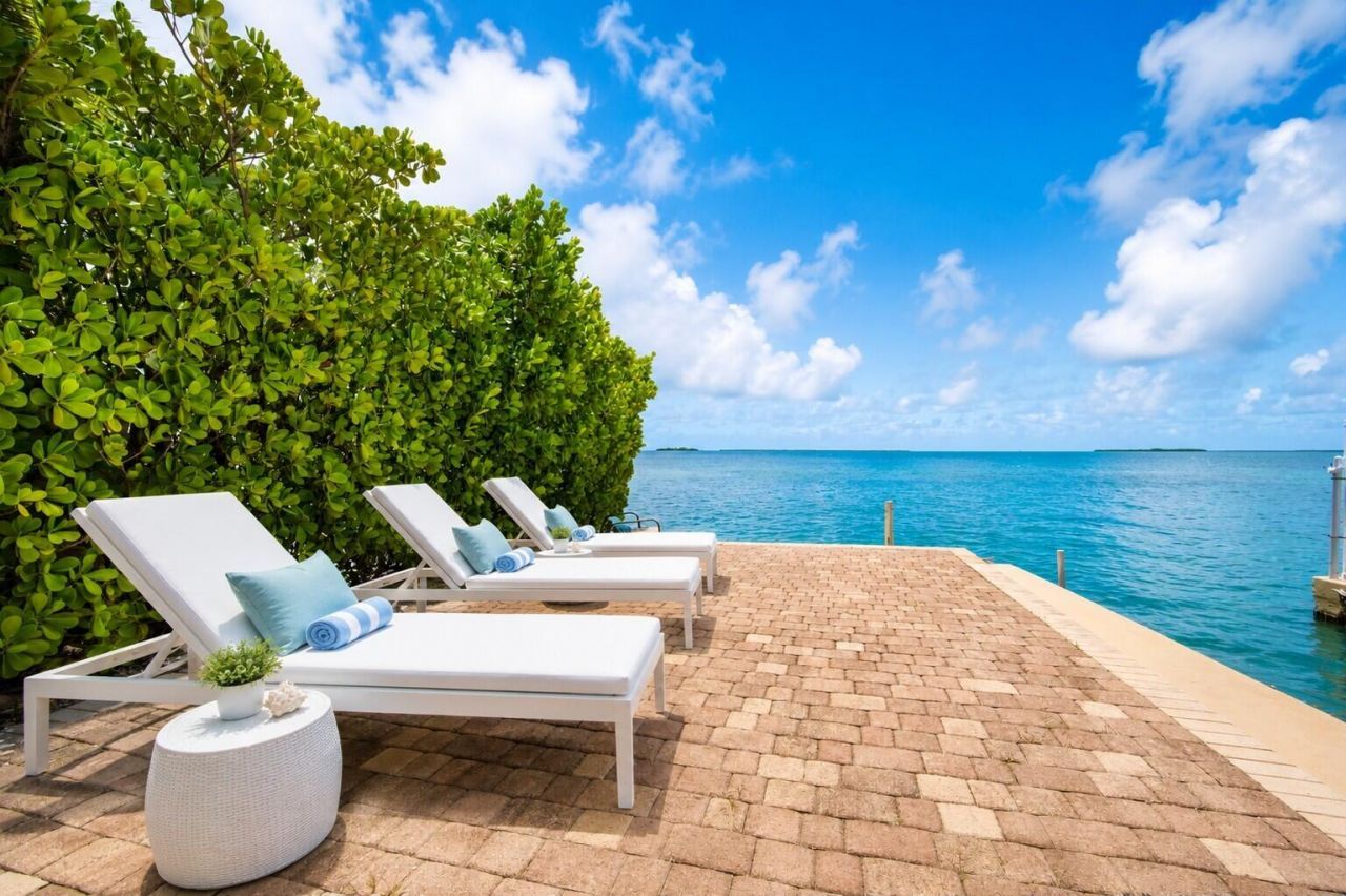 414 E Caribbean Drive, Summerland Key, FL 33042 Photo