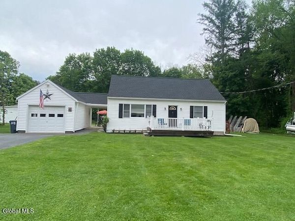 4 Geers Hollow Lane, Hoosick Falls, NY 12090