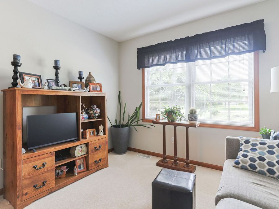 Property Image 100