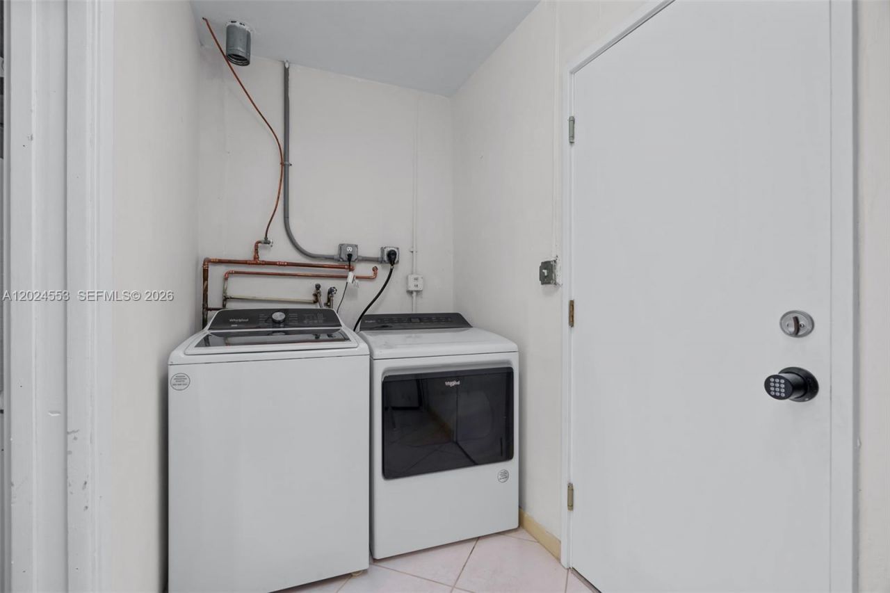 3627 NE 19th Ave , Oakland Park, FL 33308 Photo