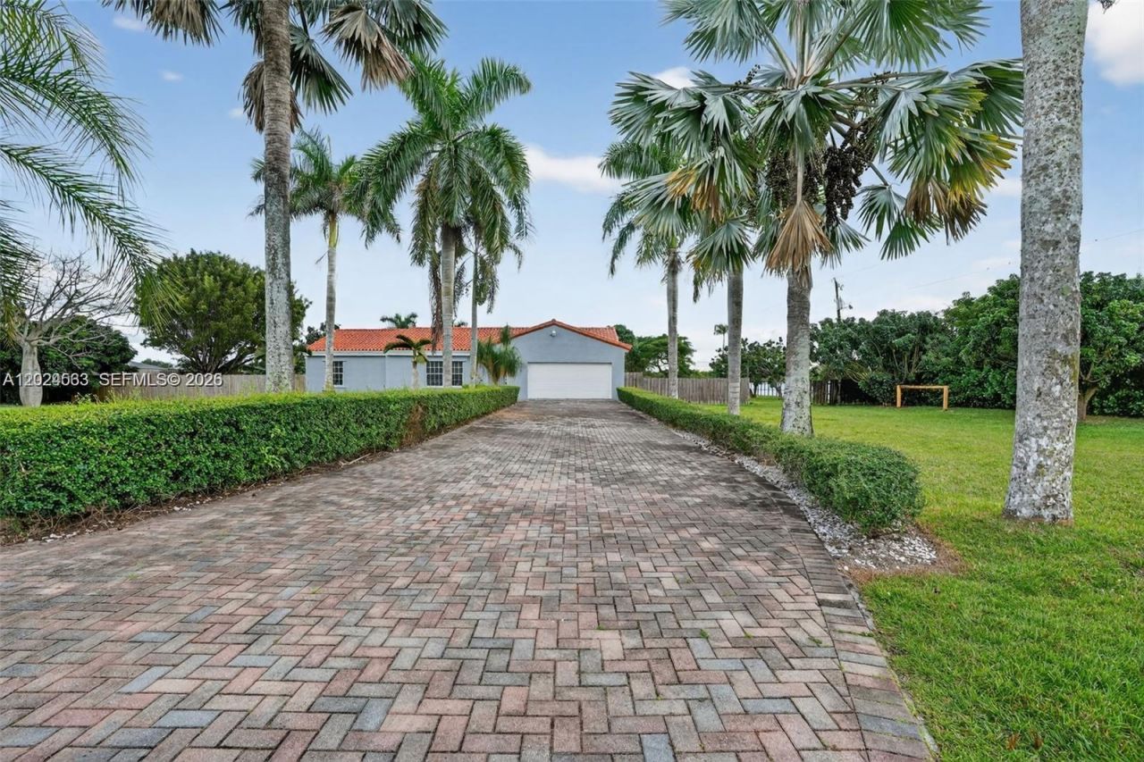 21080 SW 242nd St, Homestead, FL 33031 Photo