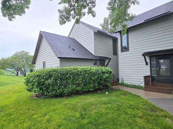 736 Chandler Road , Gurnee, IL 60031