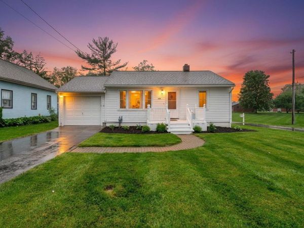 207 N Columbus Street , Sunbury, OH 43074