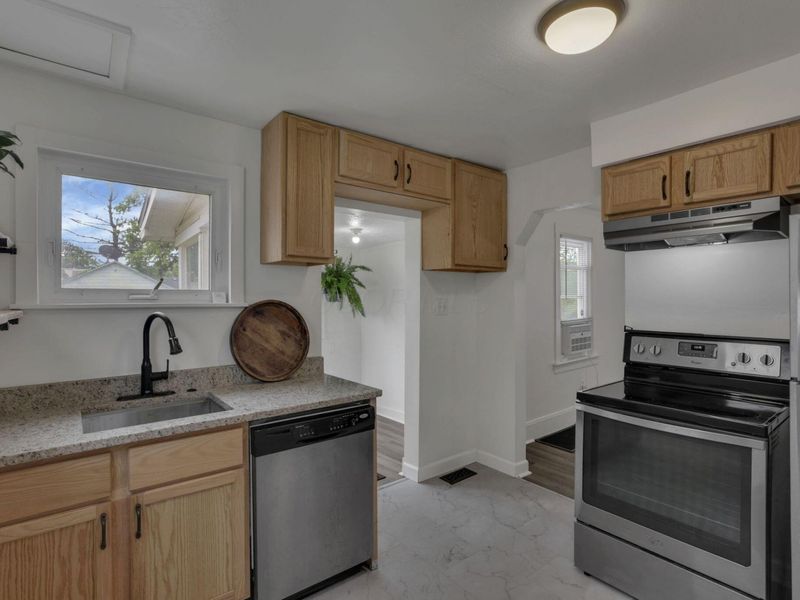 1411 Genessee Avenue, Columbus, OH 43211 Photo 16