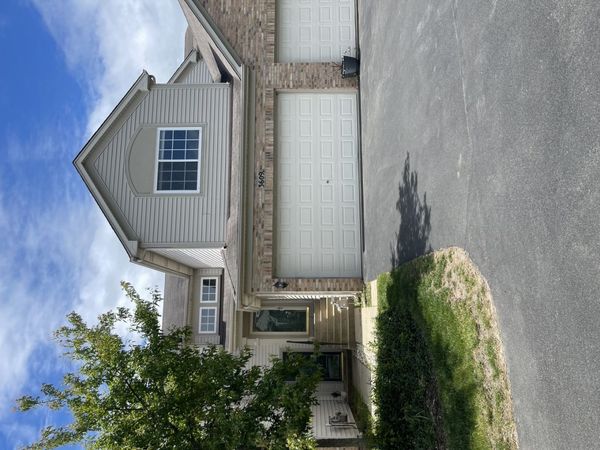 3609 Roanoke Avenue , Carpentersville, IL 60110