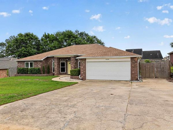 2606 Youngwood Ln, Cantonment, FL 32533