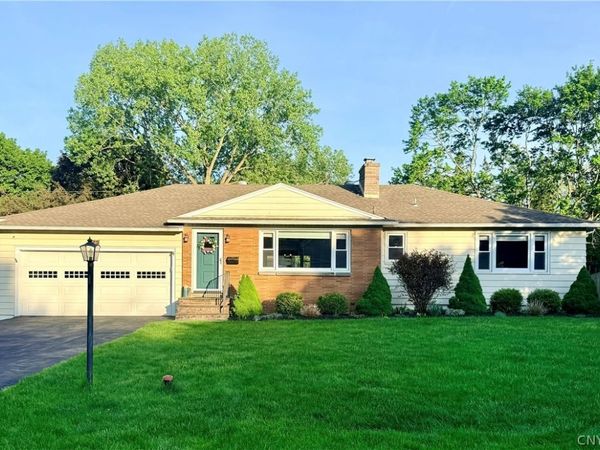 172 Winston Way , DeWitt, NY 13214