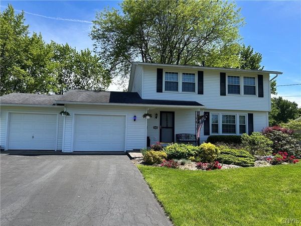 4922 Merrill Drive , Liverpool, NY 13088