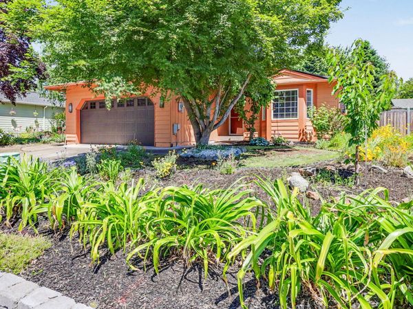 2964 Bailey Avenue, Medford, OR 97504