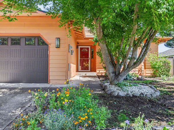 2964 Bailey Avenue, Medford, OR 97504