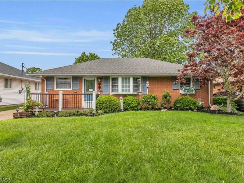 316 Thelma Drive, Sheffield Lake, OH 44054 Photo 1