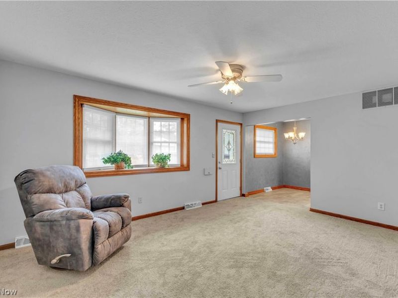 316 Thelma Drive, Sheffield Lake, OH 44054 Photo 5