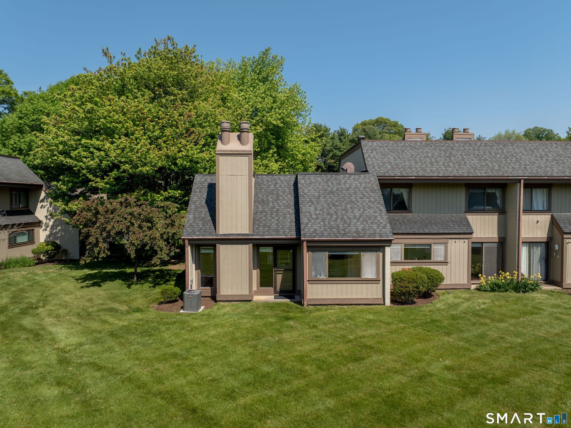 85 Viscount, Unit 2F, Milford, CT 06460 Main Photo