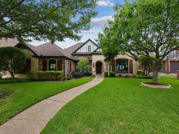 2106 Castle View Road , Mansfield, TX 76063