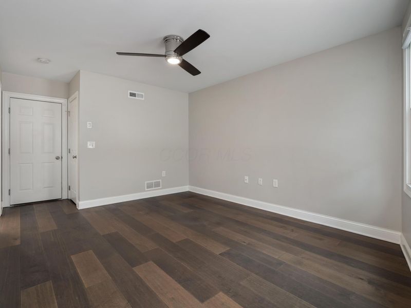 818 N 4th Street, Columbus, OH 43215 Photo 3