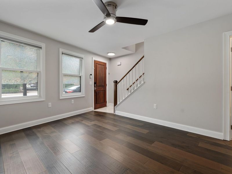 818 N 4th Street, Columbus, OH 43215 Photo 4