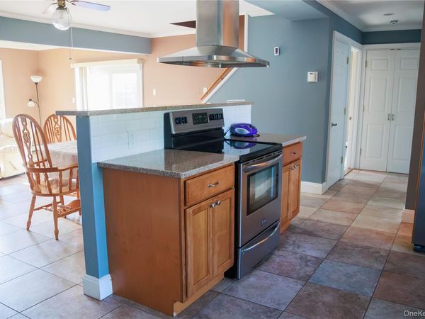 40 Tanager , Levittown, NY 11756