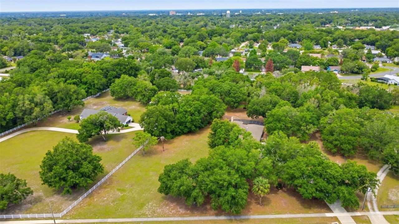 530 N Blue Lake Avenue, Deland, FL 32724 Photo
