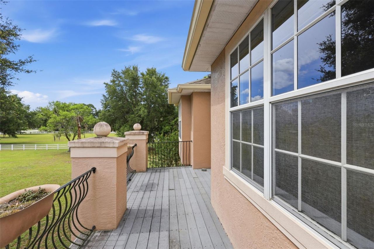 530 N Blue Lake Avenue, Deland, FL 32724 Photo