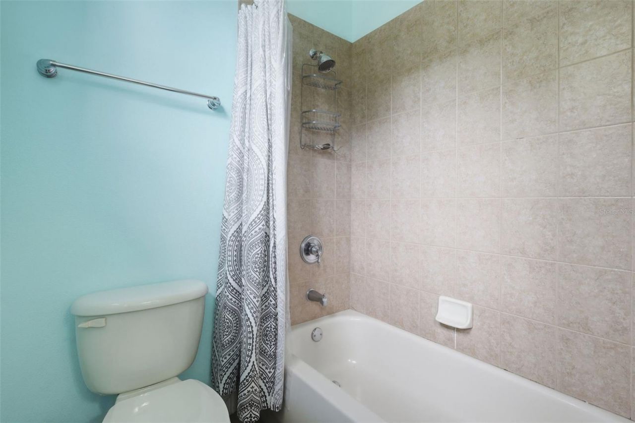 530 N Blue Lake Avenue, Deland, FL 32724 Photo
