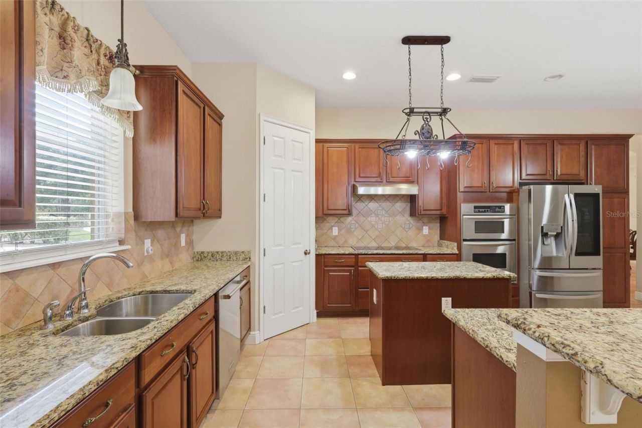 530 N Blue Lake Avenue, Deland, FL 32724 Photo