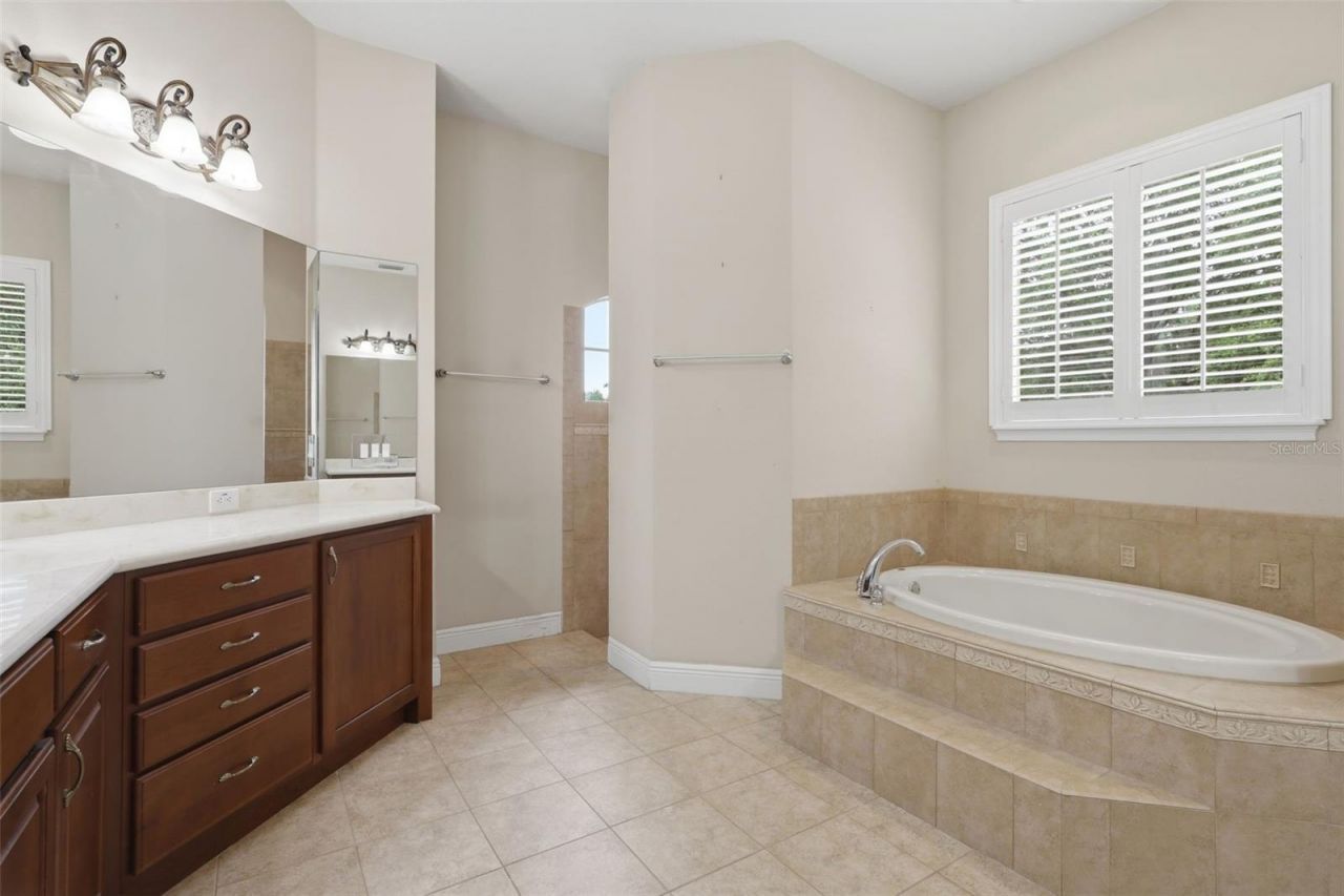 530 N Blue Lake Avenue, Deland, FL 32724 Photo