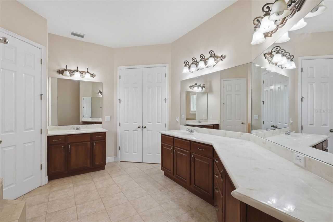 530 N Blue Lake Avenue, Deland, FL 32724 Photo