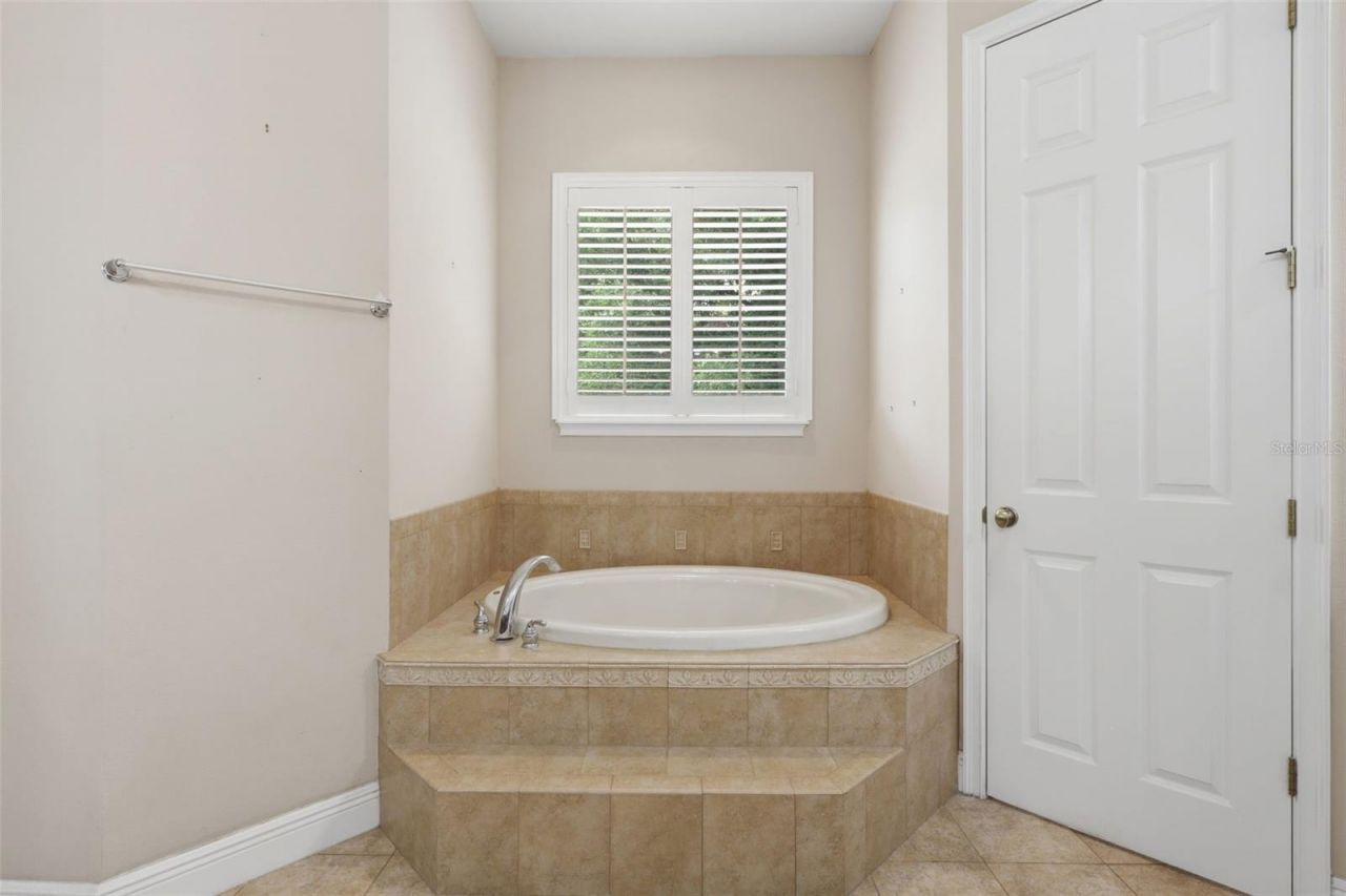 530 N Blue Lake Avenue, Deland, FL 32724 Photo