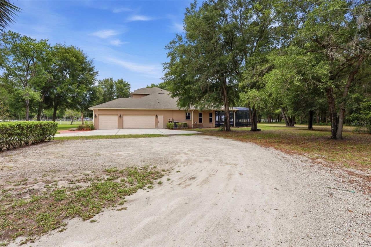 530 N Blue Lake Avenue, Deland, FL 32724 Photo