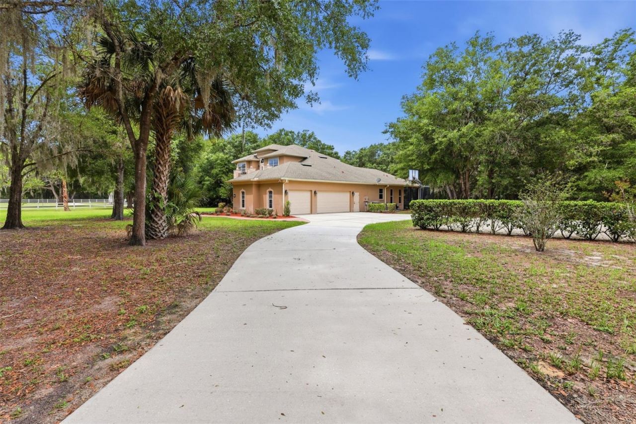 530 N Blue Lake Avenue, Deland, FL 32724 Photo