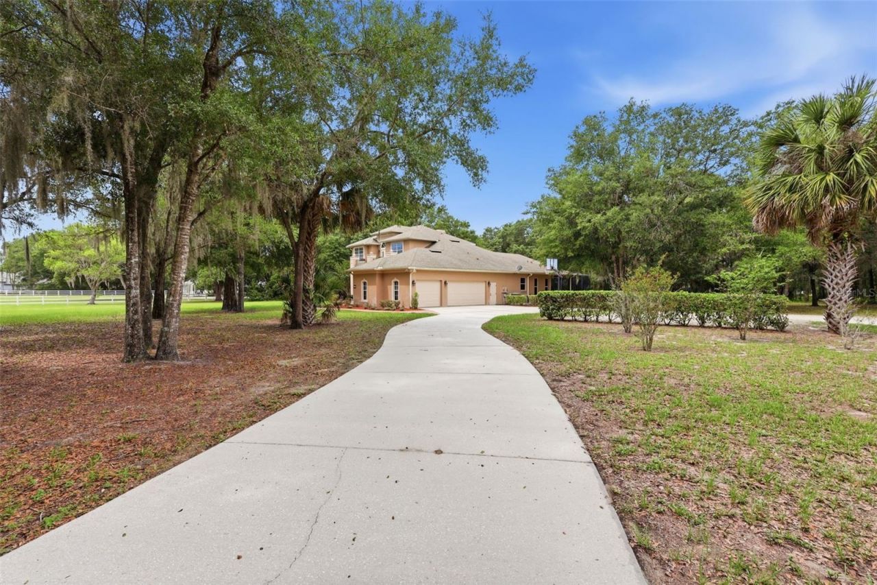 530 N Blue Lake Avenue, Deland, FL 32724 Photo