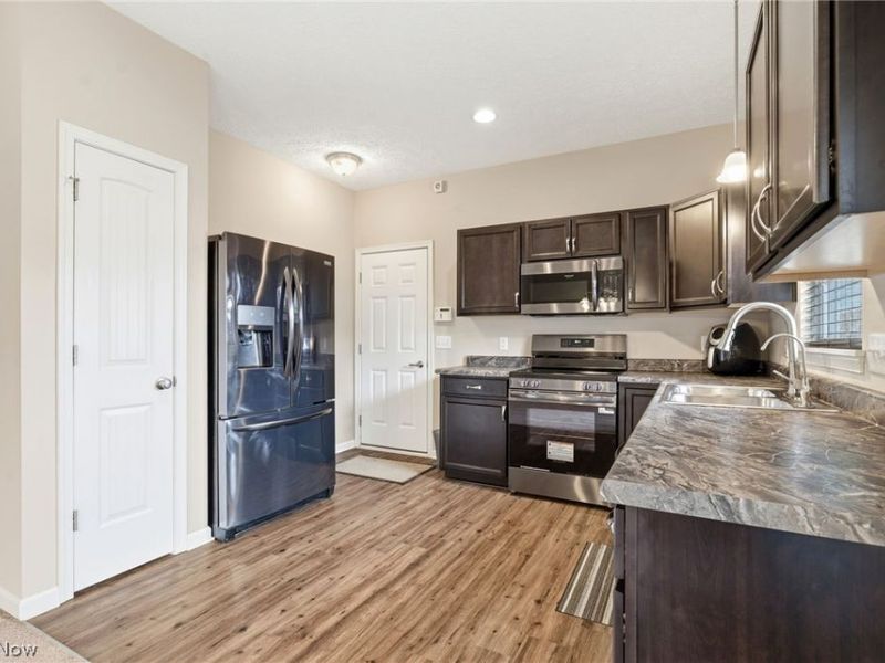 5858 NE Birmingham Street, Canton, OH 44721 Photo 15