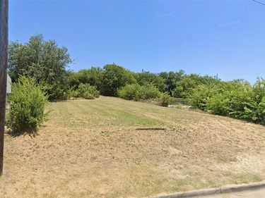 3006 N Crump Street, Fort Worth, TX 76106