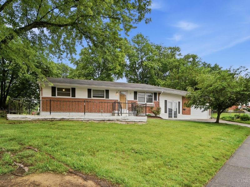 3774 Nightingale Drive, Fairfax, OH 45227 Photo 2