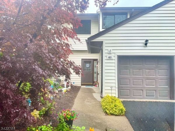 46 Eagle Dr, Hampton, NJ 07860