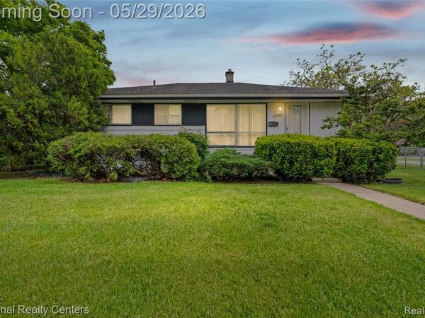 33565 John Hauk Street, Garden City, MI 48135