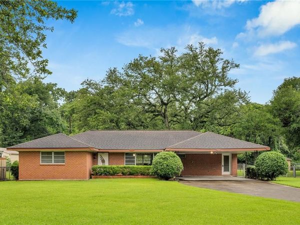 312 OAK Avenue, Bridge City, LA 70094